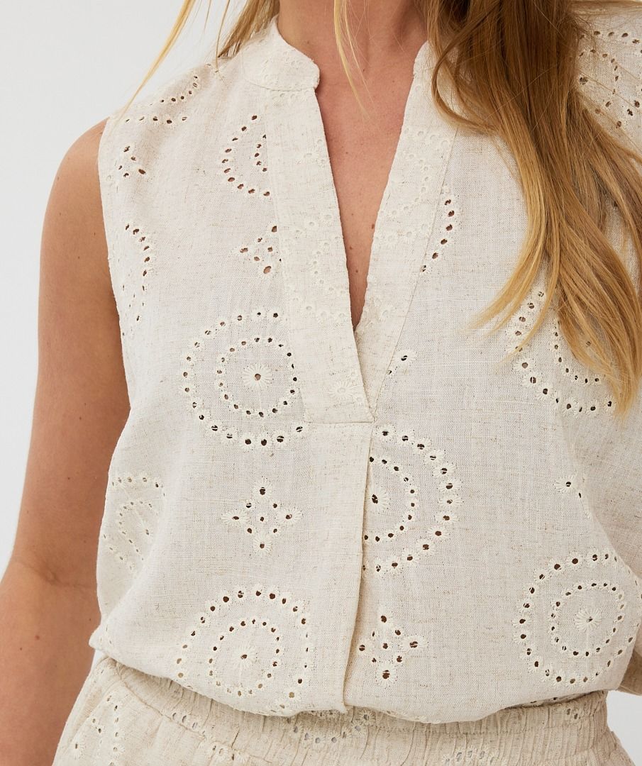 Esq 09201 Embroidery Linen Blouse