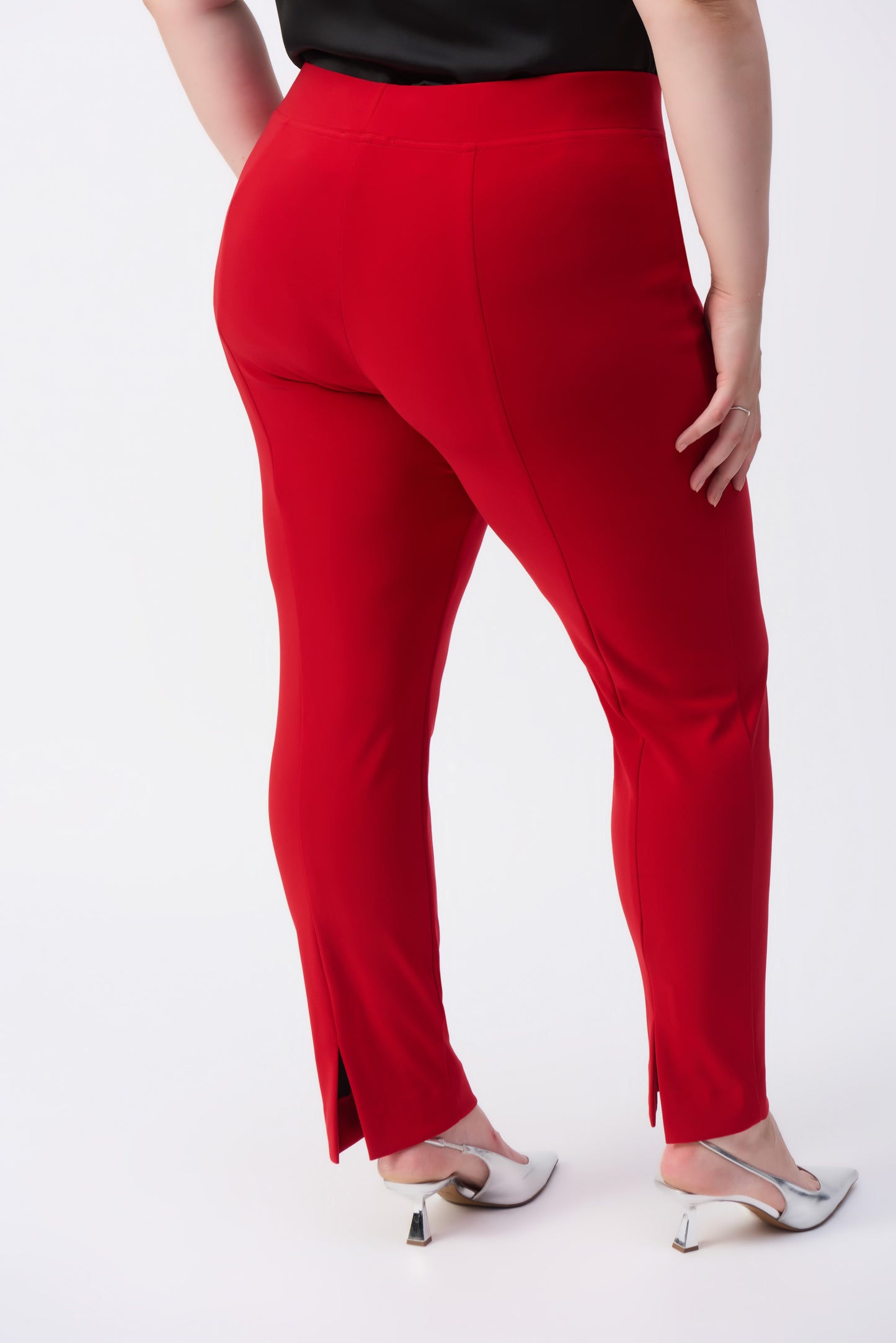 J.R 143105F24 Classic Straight Pants