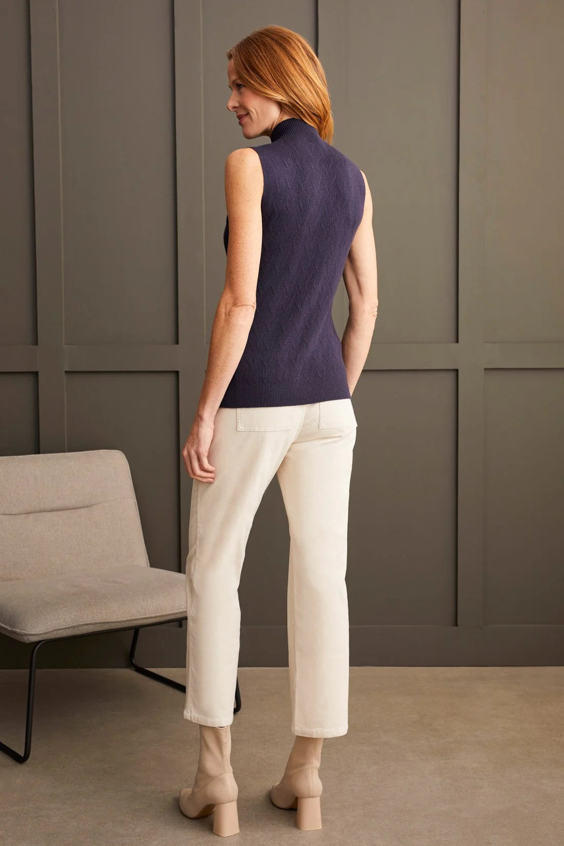 Tri 1561O Textured Sleeveless Mock Neck Top