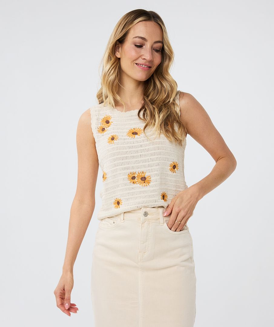 Esq 2201 Flower Embroidered Camisole
