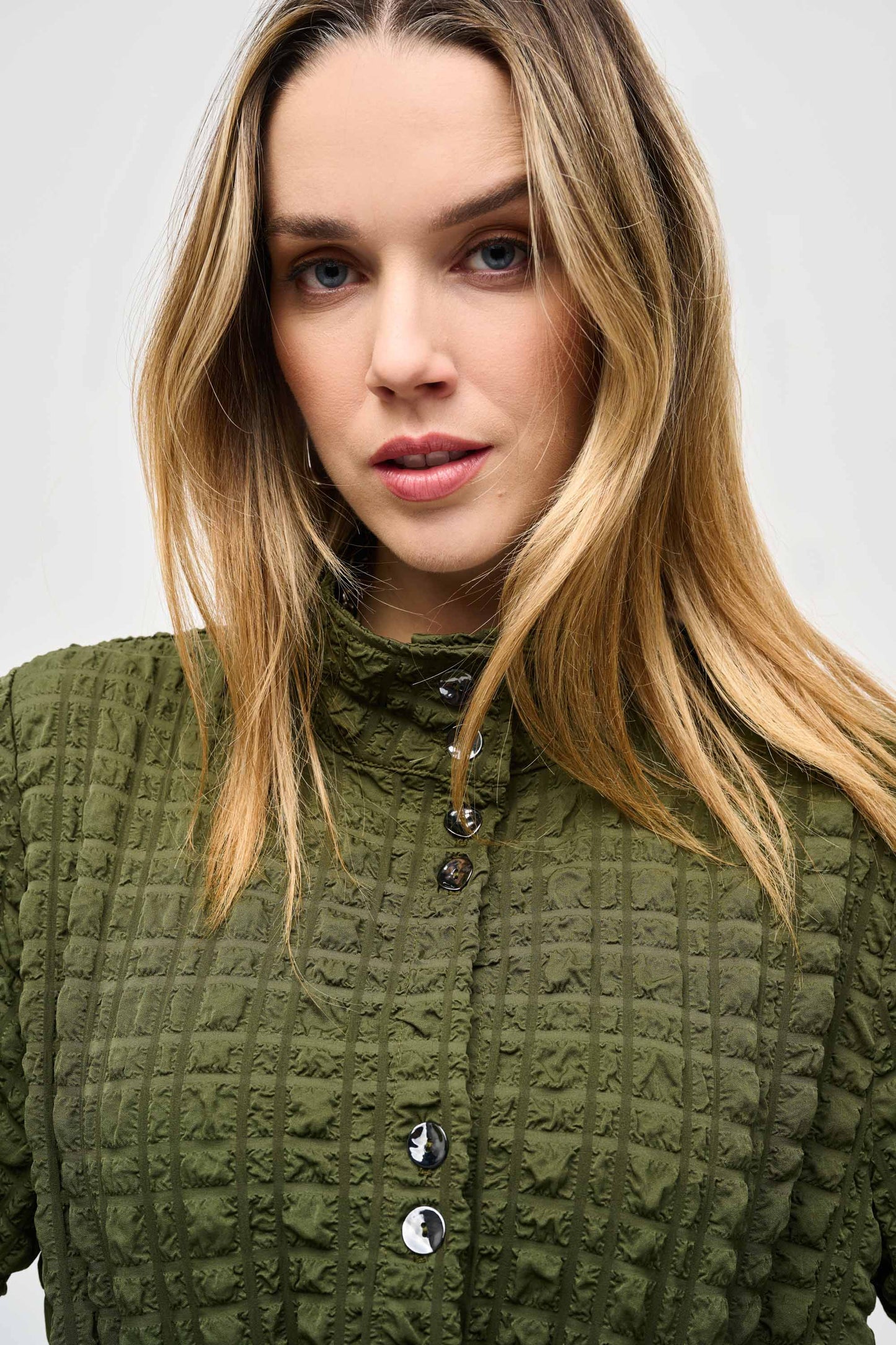 J.R 243199 Bubble Jacquard Mock Collar Jacket