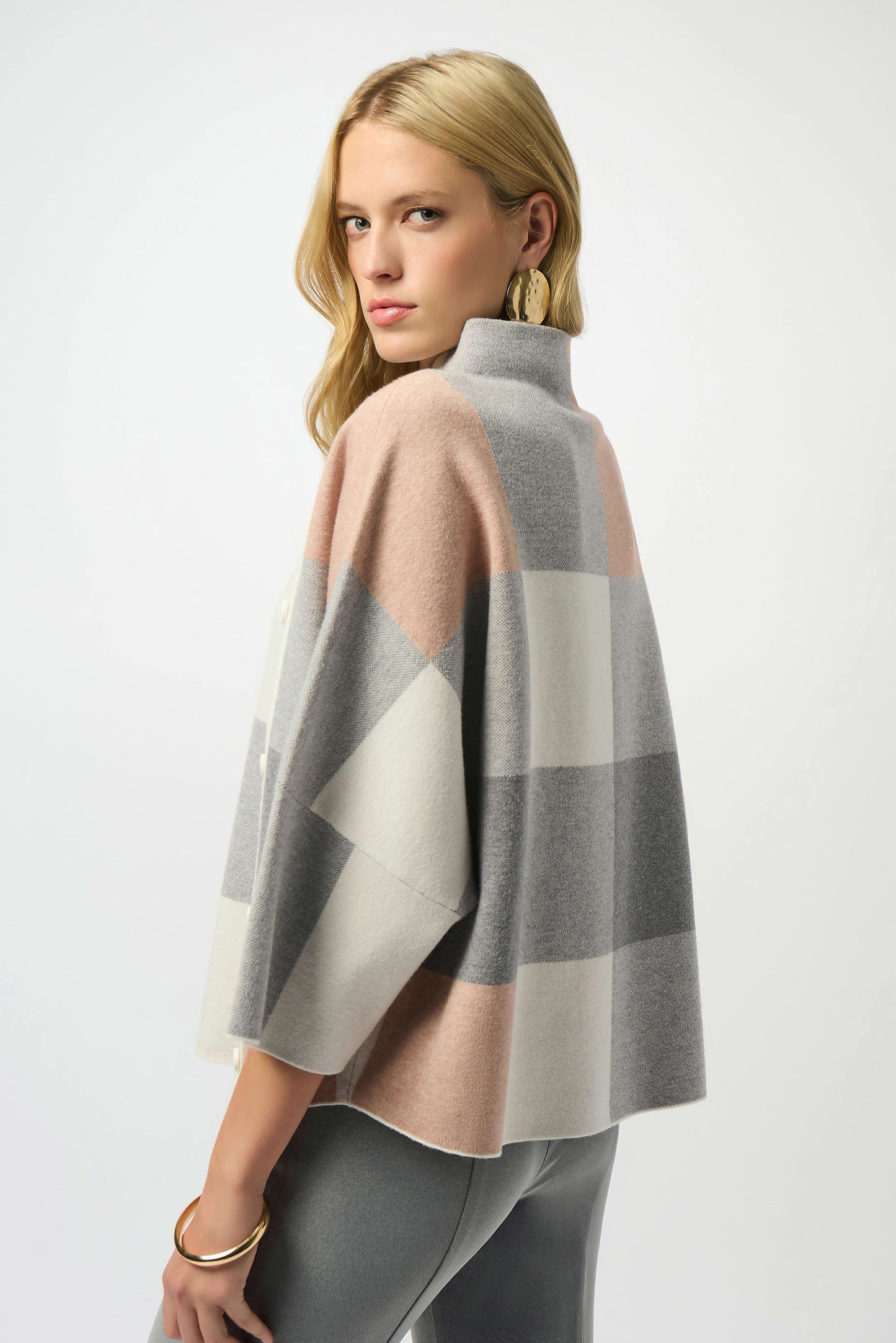 J.R 243948F25 Plaid Jacquard Sweater Knit Top