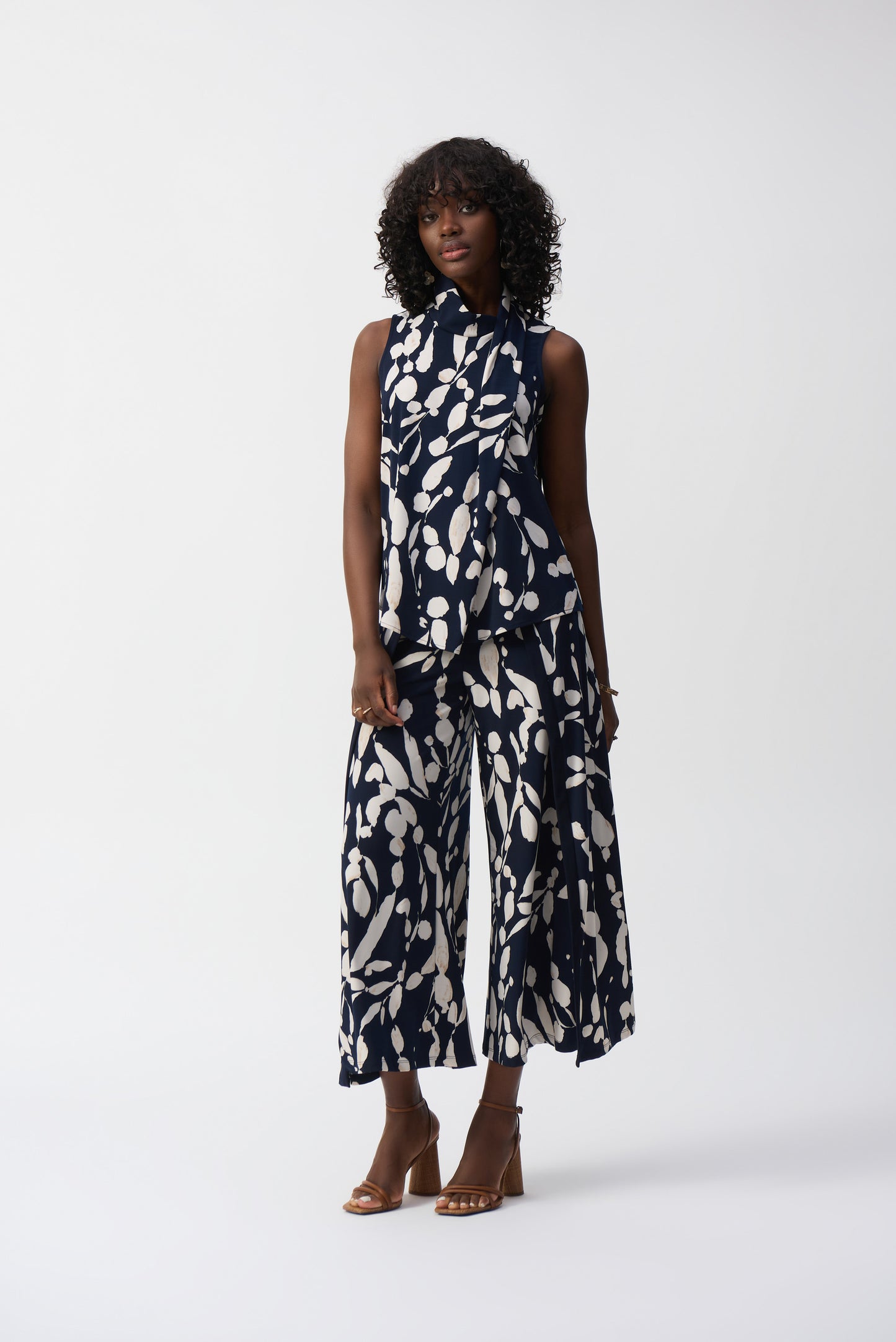 J.R 251251 Silky Knit Abstract Print Sleeveless Top
