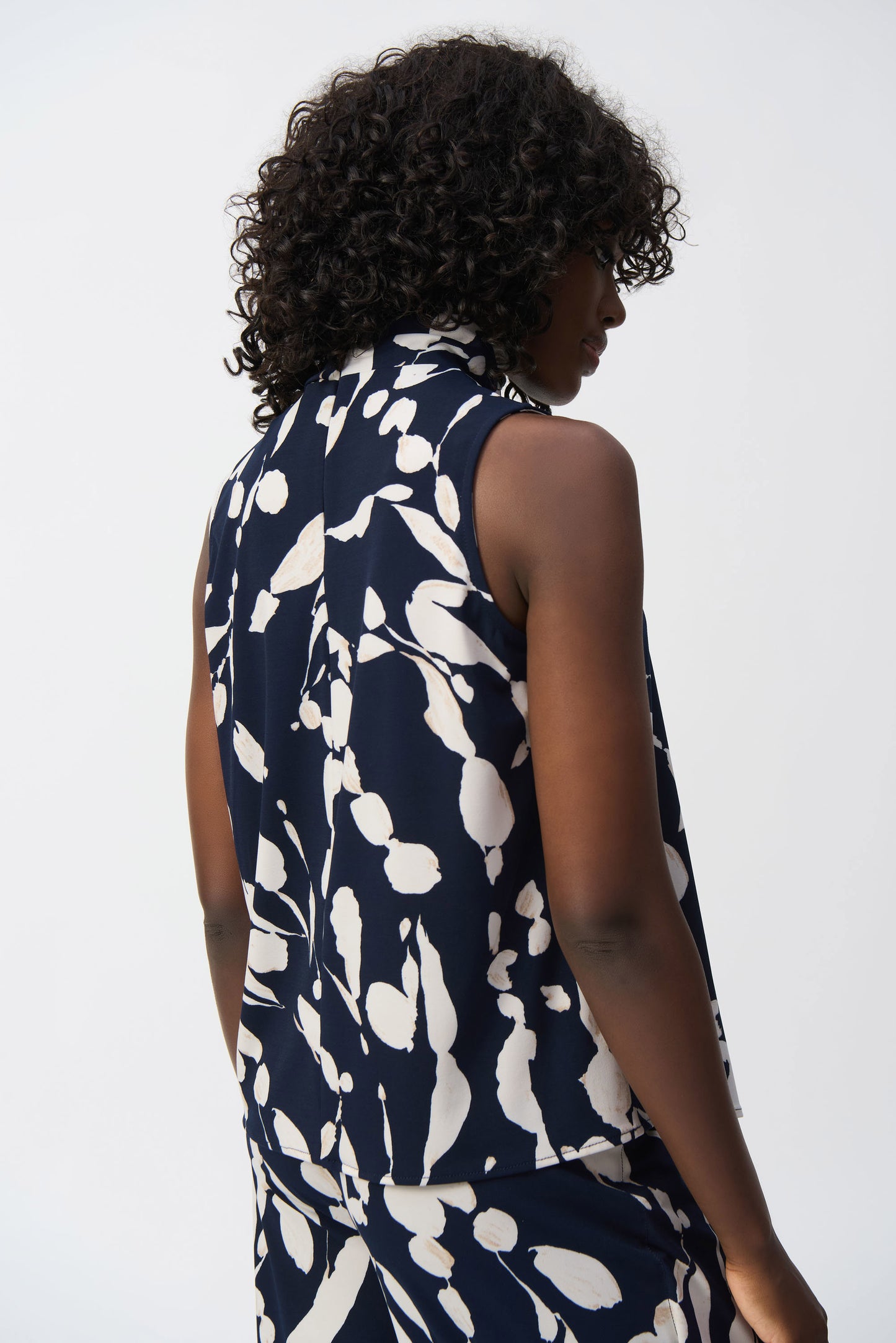 J.R 251251 Silky Knit Abstract Print Sleeveless Top