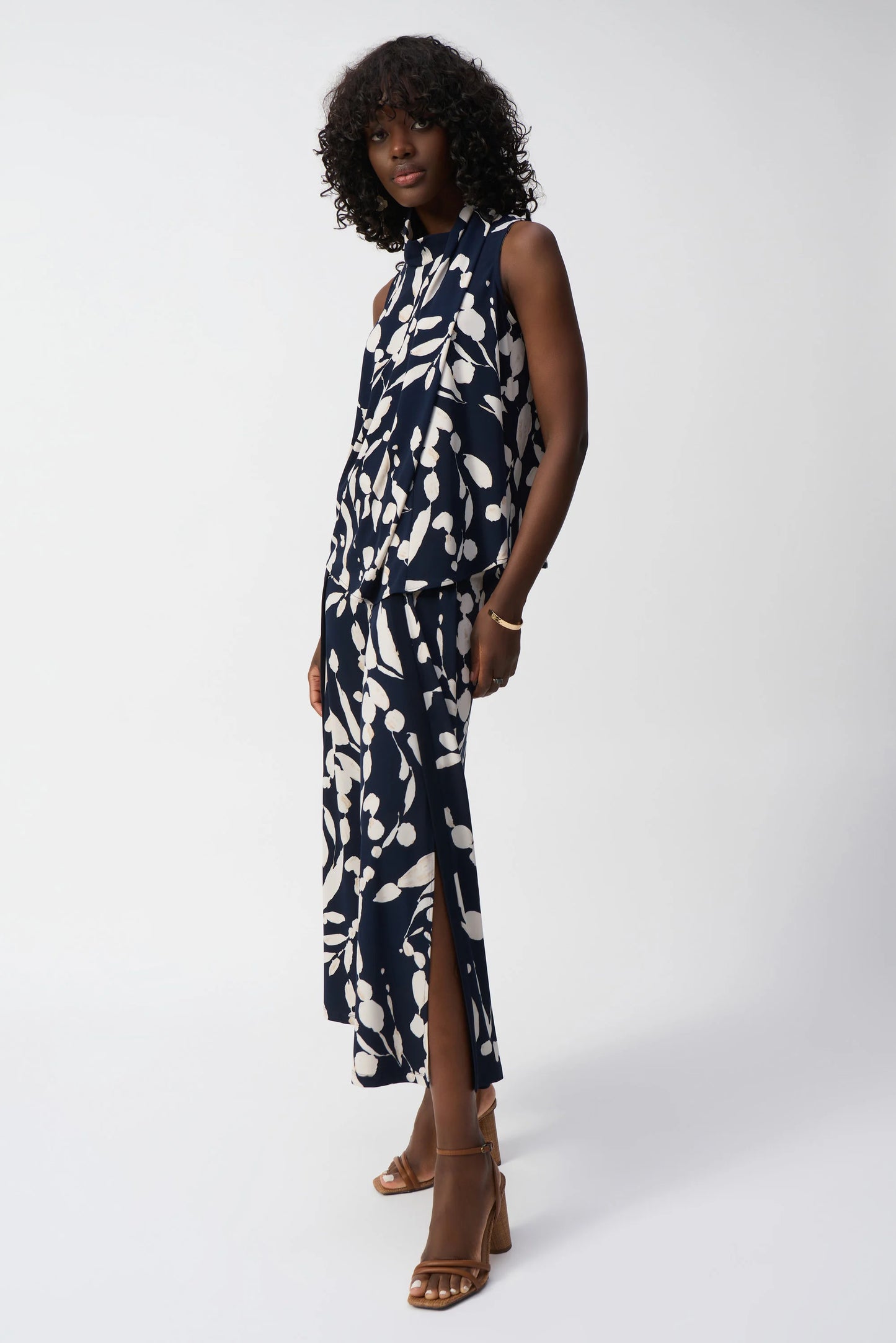 J.R 251251 Silky Knit Abstract Print Sleeveless Top