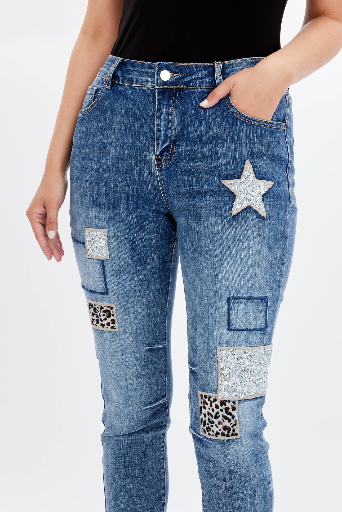 F.L 234146U Edgy Mid-rise Ankle Jeans