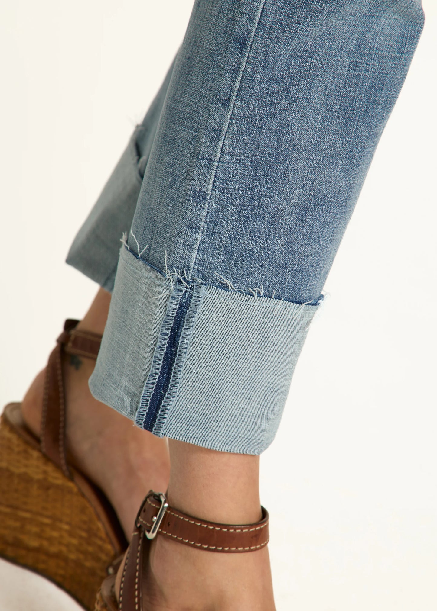 FDJ 6905809 Suzanne Straight Crop