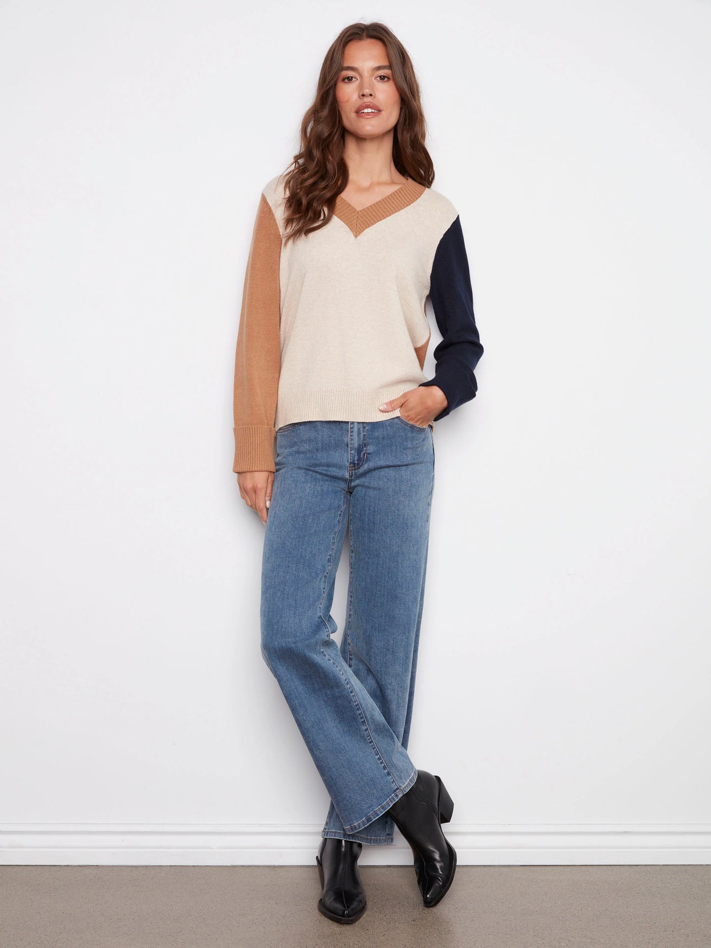 C.B C2853 Colorblock V-Neck Sweater