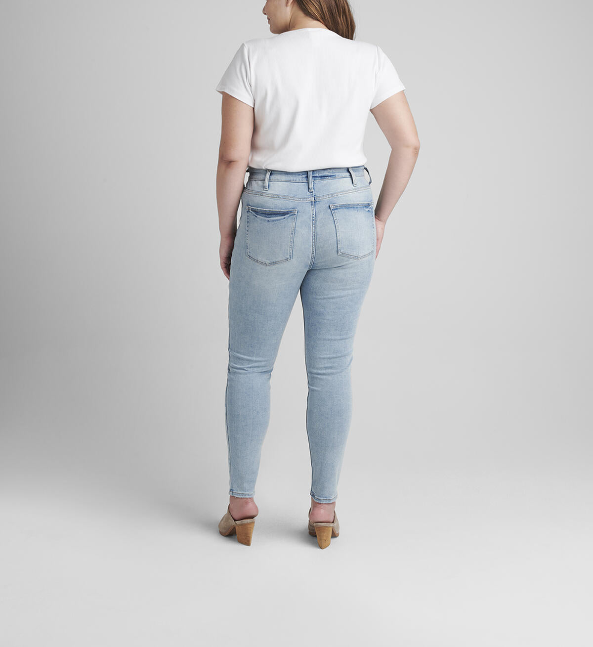 Silver L88008INF110 Infinite High Rise Skinny Jeans