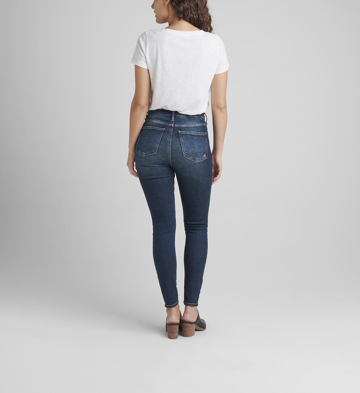 Silver L88008INF436 Infinity Fit High Rise Skinny Jeans