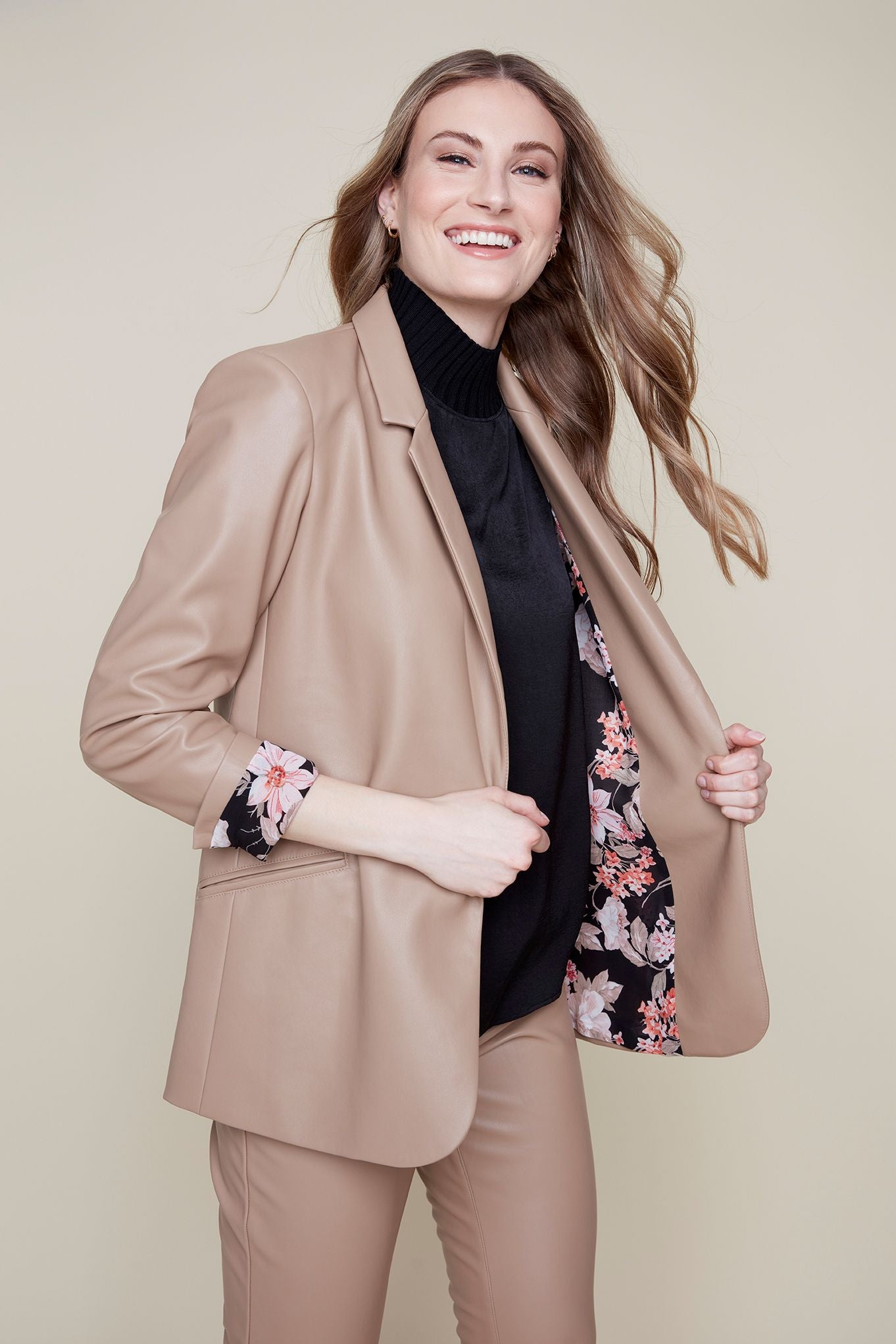 R. 3871L Vegan Leather Blazer