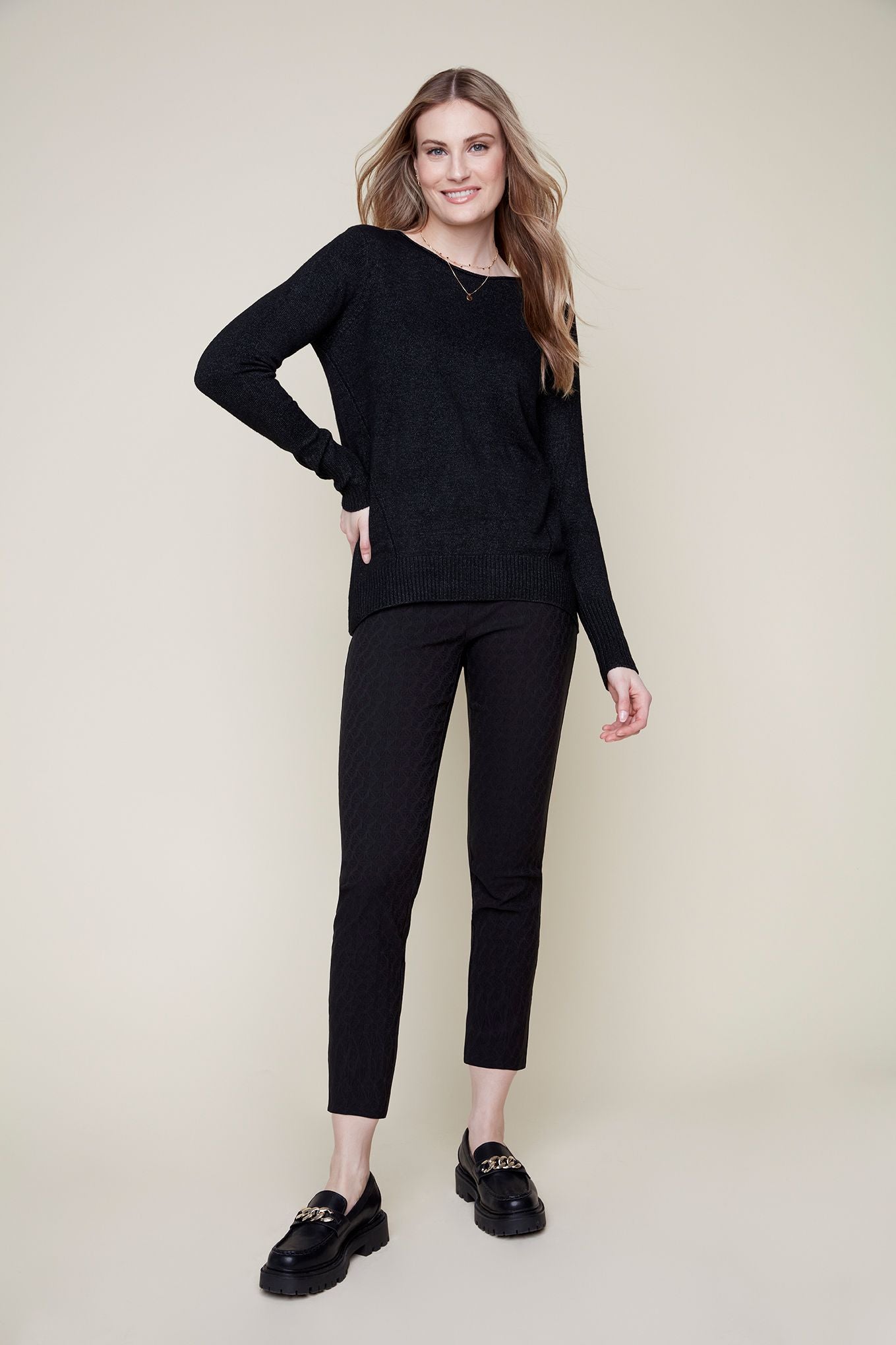 R. 6910 Knit Round Neck Sweater