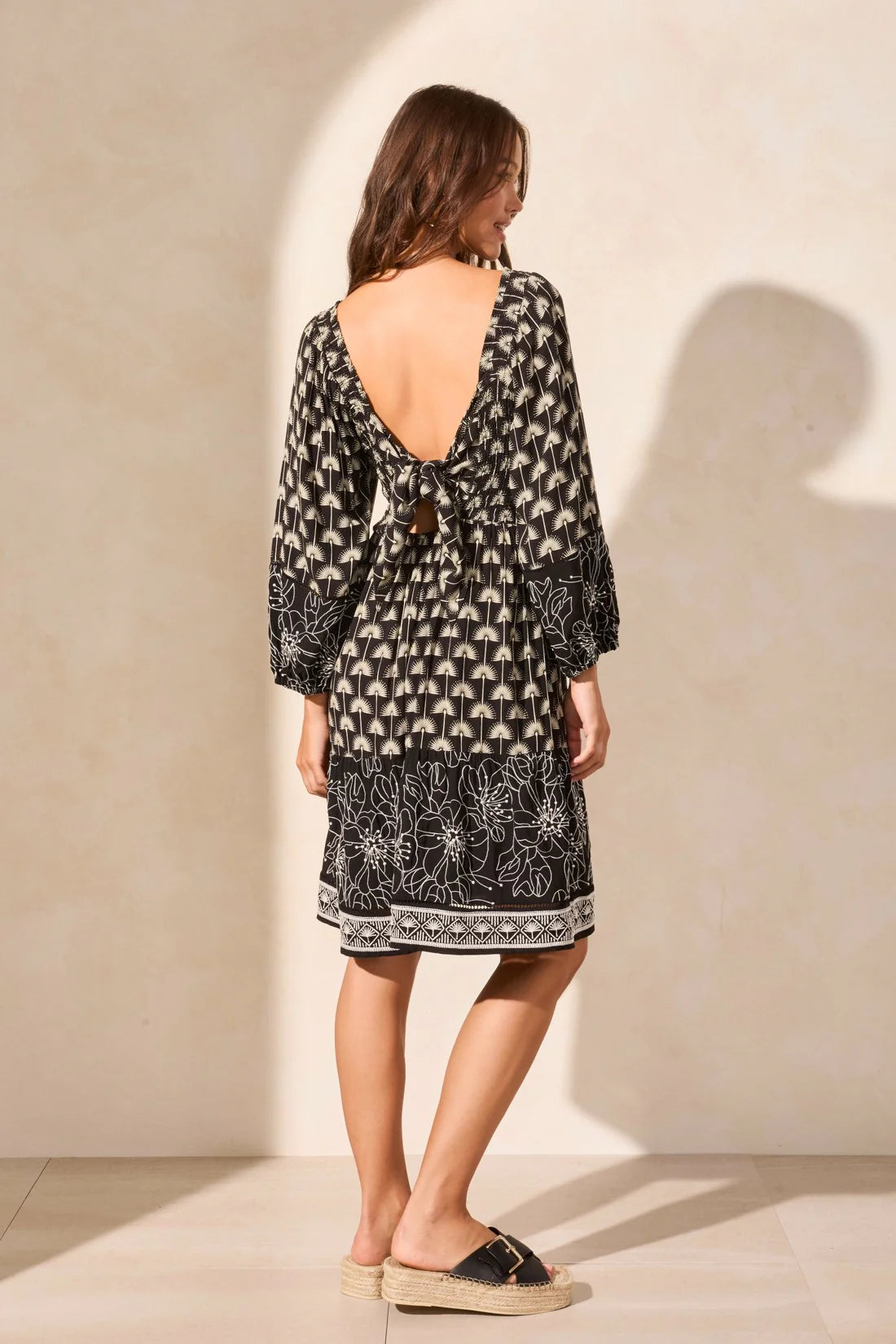 Tri 928o Wear-Two-Ways Embroidered Square-Neck Dress