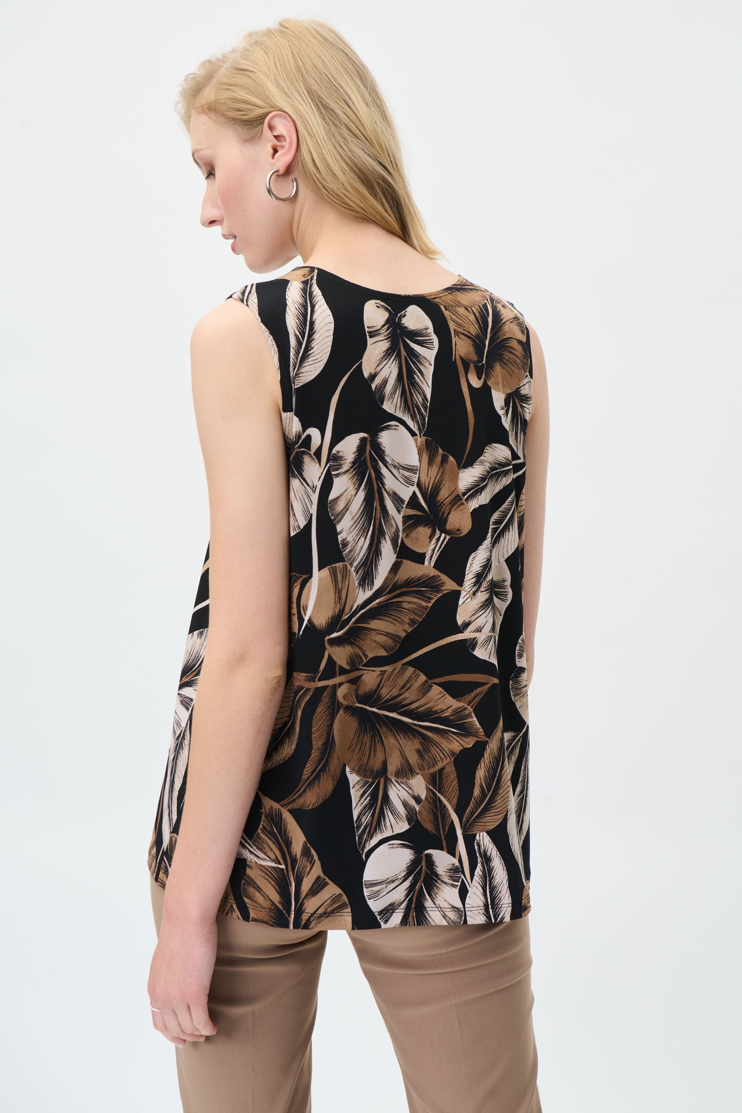 J.R 231122 Tropical Sleeveless Top