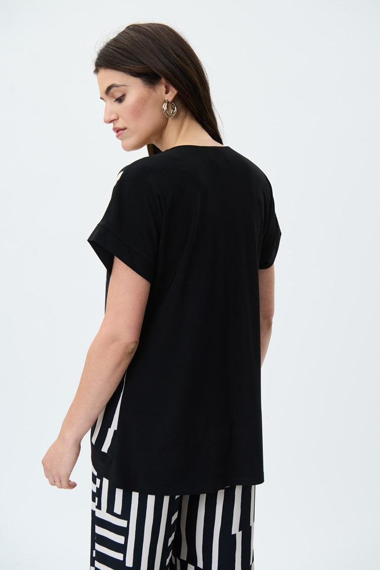 J.R 231157 Geo Silky Knit Top