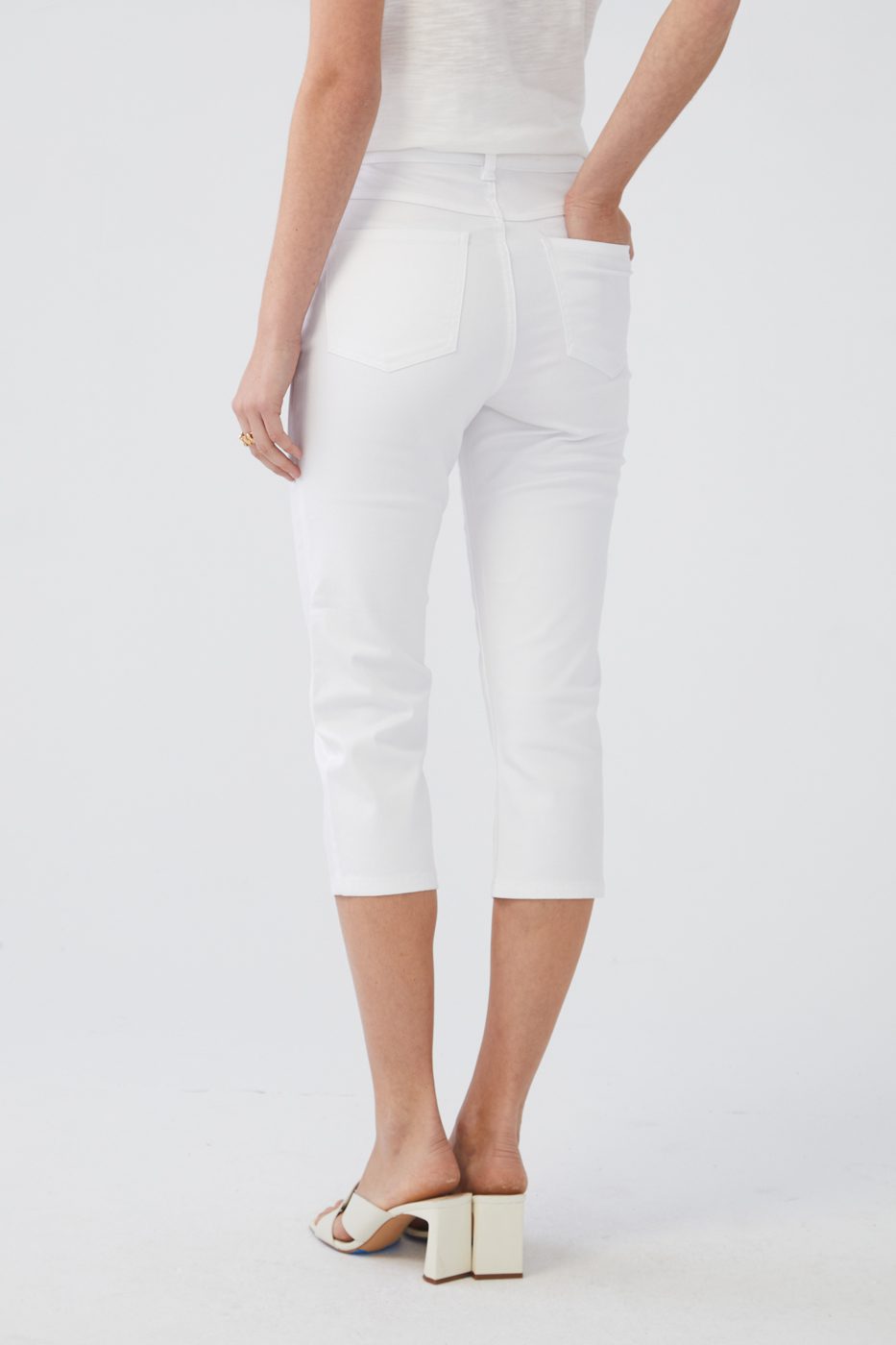 FDJ 6764511 Suzanne Straight Capri