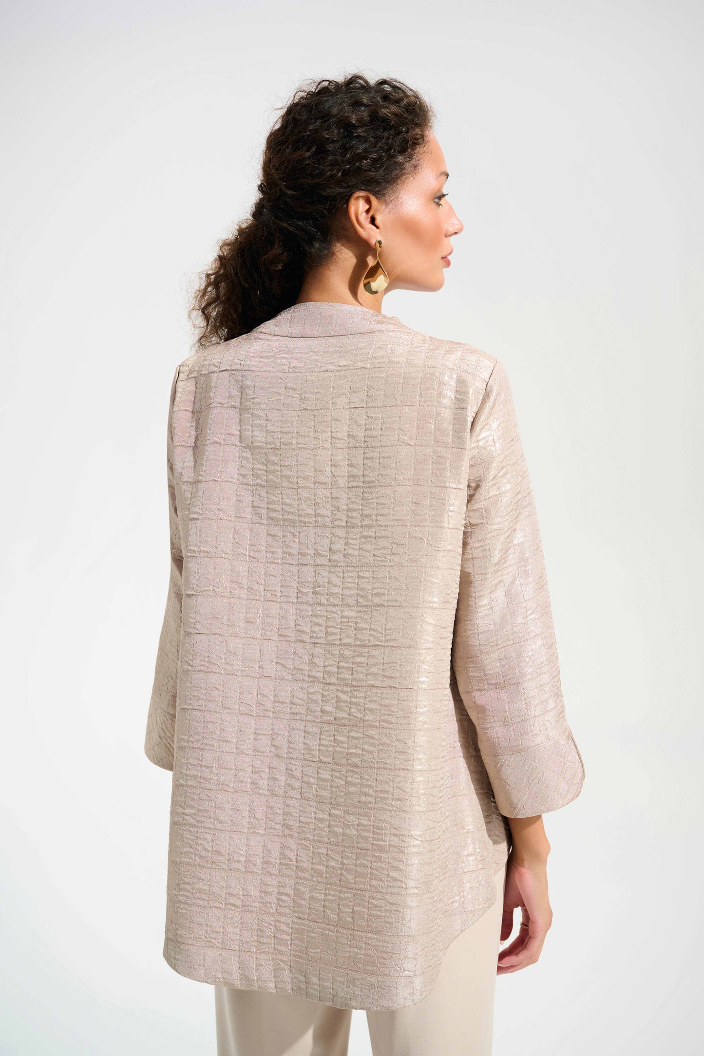J.R 261731  Signature | Foiled Textured Jacquard Trapeze Jacket With Statement Button
