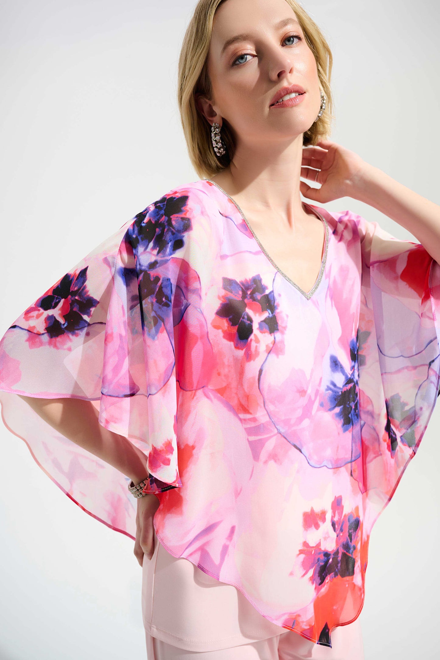 J.R 261777 Signature | Silky Knit Floral Print Poncho With Chiffon Layer