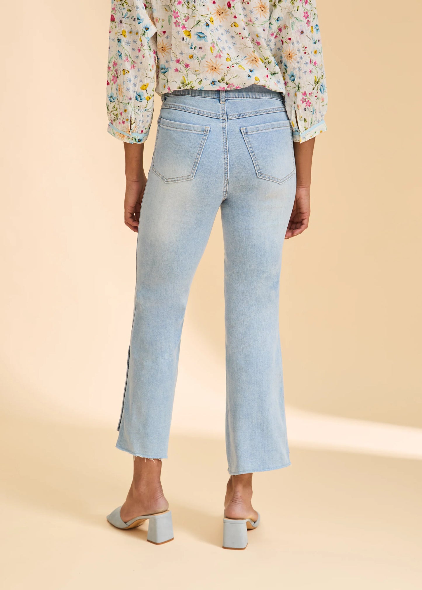 FDJ 2989669 Pull-On Boot Crop Denim