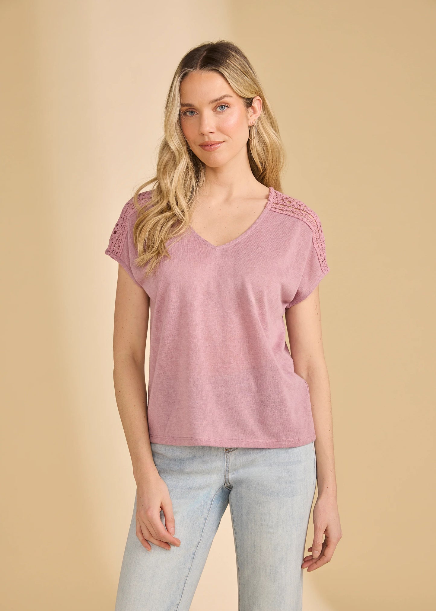 FDJ 3141451 Short Sleeve Split Neck Top